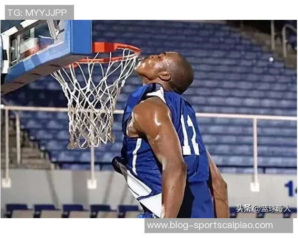 芬奇称赞迪林厄姆与里德默契配合突破篮下表现出色